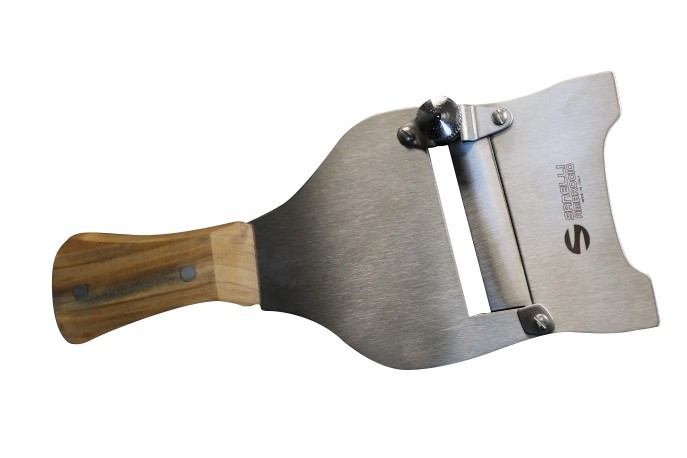 Mandoline à truffe manche en bois